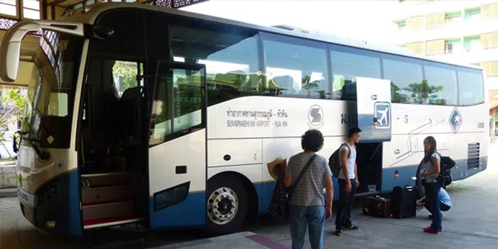Viaggiando sull’Autobus Bangkok-Hua Hin