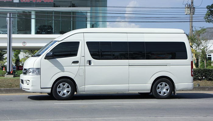 Toyota commuter più comunemente usato come minibus / pulmino in Tailandia