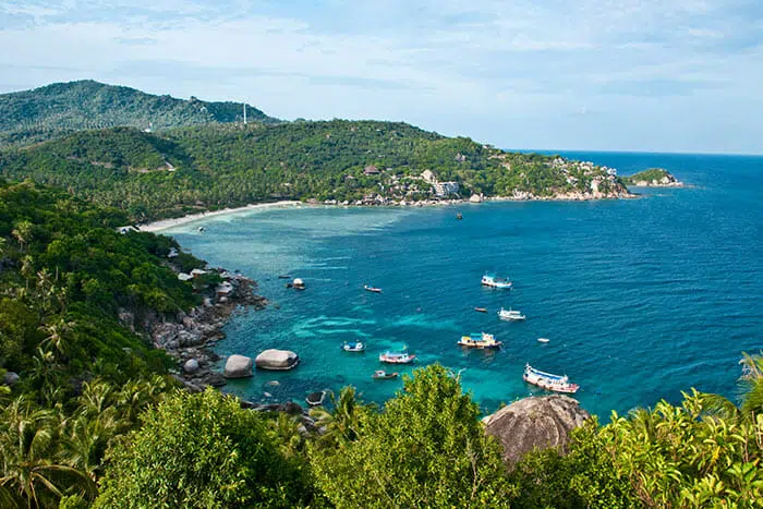 Quali sono le opzioni di viaggio per andare da Koh Phangan a Koh Tao?