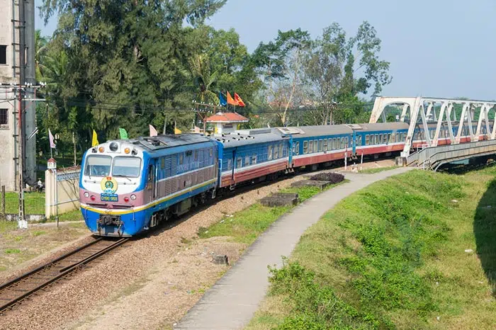Da Hue a Hoi An in Treno e in Autobus