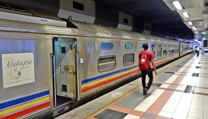 Da Johor Bahru a Singapore in Treno