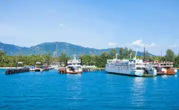 Molo di Lipa Noi con Koh Samui sullo sfondo